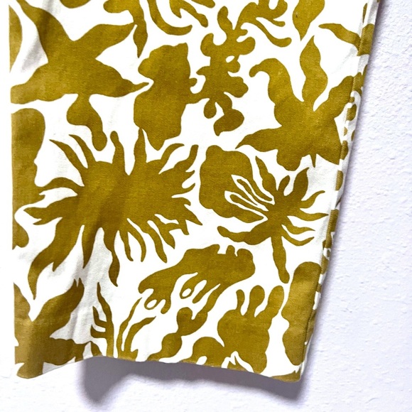 J. Crew city fit Green and White stretch capris/Chinos with Floral Pattern 12 - Picture 3 of 8